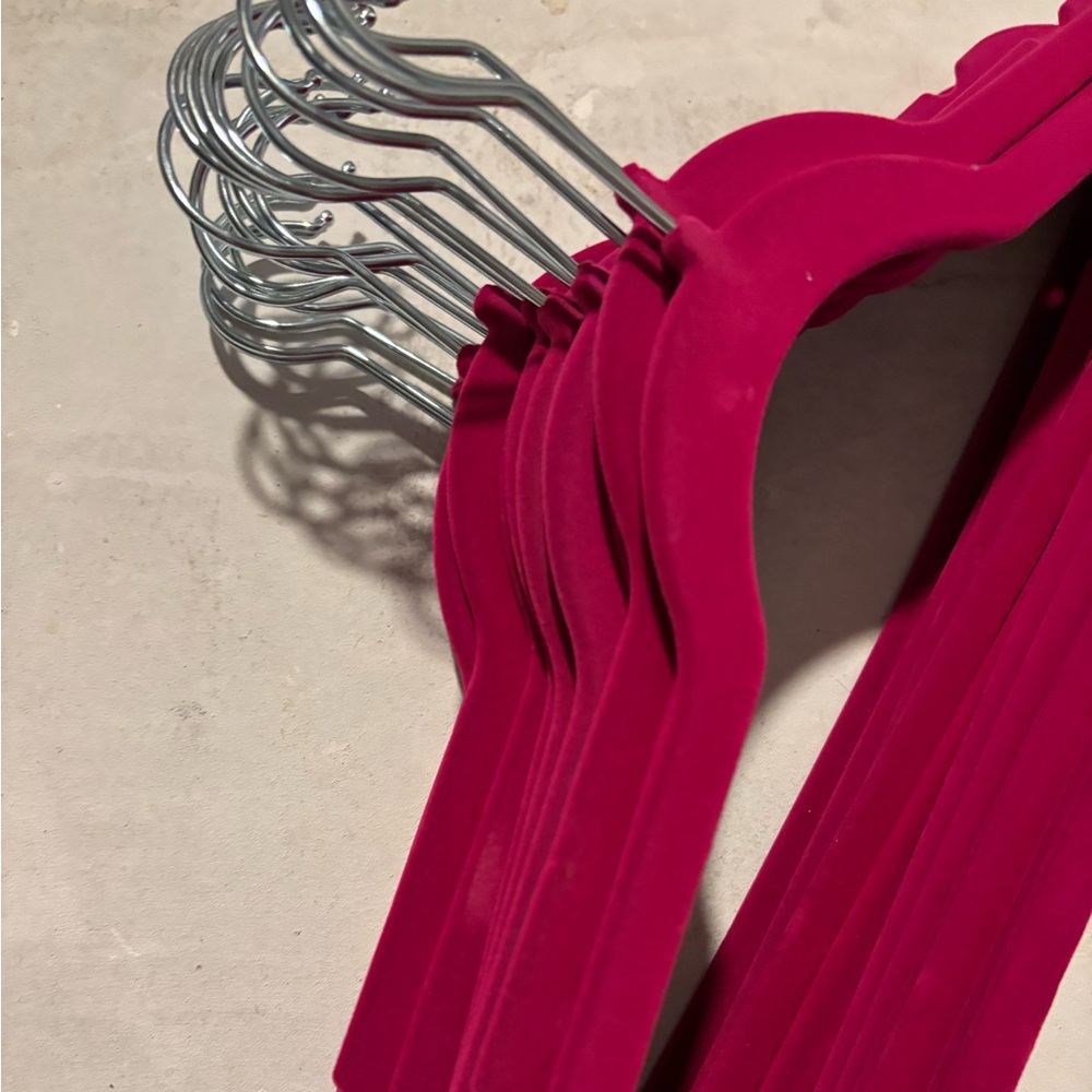 Set of 20 Velvet Non-Slip Hangers - Hot Pink Velveted - Picture 2 of 3